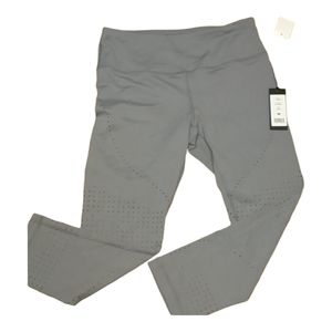 VINA Cropped  Performance Leggings size M